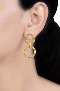 Boucles d'oreilles pendantes en alliage plaqué or de qualité supérieure pour femmes, longues, élégantes, pour mariage, festival et soirée, disponibles à la vente - Product Image 3