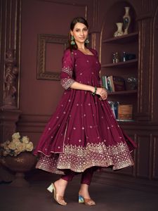 Traje Anarkali de Primera Calidad para Mujer en Color Rosa Oscuro, Manga 3/4, Georgette Crepe, Semi-cosido, para Bodas y Fiestas - Product Image 5