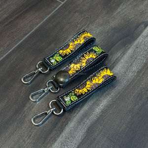 Gran oferta, llavero de muñeca de cuero con herramientas manuales con Concho de Metal, cuero de vaca genuino, Clip de llave duradero y duradero personalizado - Product Image 5