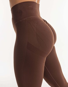 Nouveauté : Ensemble 2 pièces personnalisé marron OEM pour femme – Leggings froncés souples et extensibles à taille haute pour femme - Product Image 2
