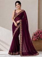 Sari Vichitra de créateur avec broderie C Pallu, motif à séquence codée et bordure découpée, accompagné d'un chemisier Vichitra