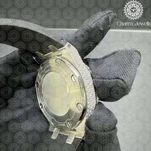 Reloj de Lujo para Hombre Charm Jewells con Diamantes Cuadrados, Caja de Oro Amarillo de 42 mm, Cuarzo Analógico, Cristal de Zafiro, Luminoso, Correa de Acero Inoxidable - Product Image 3