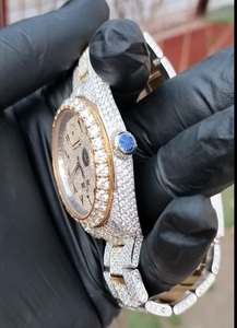 Montre unisexe de luxe Diamond Empire en acier inoxydable avec accents en moissanite, cadran carré en cristal, mouvement mécanique automatique, 39 mm - Product Image 4