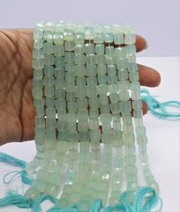 ลูกปัดพลอยอะควาคาลซีโดนีทรงลูกบาศก์เหลี่ยมเพชรพลอยขนาด 7-8 มม. อะควาคาลซีโดนีทรงกล่องสี่เหลี่ยม 3 มิติ สำหรับทำเครื่องประดับ - Product Image 1