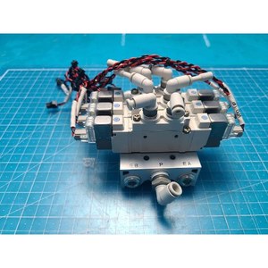 Vanne solénoïde 5 ports SMC SY5220-5LZ-01, utilisée comme pièce détachée pour équipement semi-conducteur Legacy - Product Image 6