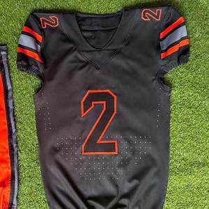 Maillot et short de football américain personnalisés, respirants, en twill, grandes tailles, avec logo brodé, sublimation disponible - Product Image 3