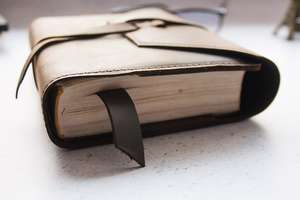 Protège-livres en cuir pleine fleur de vachette, étui folio en cuir grainé de qualité supérieure, fabricant de cuir avec logo personnalisé LBC-0003 - Product Image 3