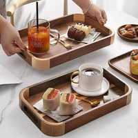 Plateau en bois de bambou avec design à plateforme surélevée, durable, idéal pour les rituels du thé, la présentation de collations, la décoration intérieure et les cadeaux, provenant d'Inde.