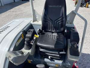 รถขุดขนาดเล็ก Takeuchi TB240 เครื่องยนต์ดีเซล แบบตีนตะขาบ รถขุดไฮดรอลิกขนาดกะทัดรัด สำหรับงานก่อสร้างในฟาร์ม - Product Image 5