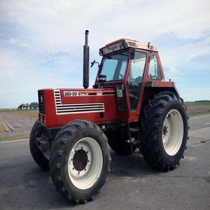 Tracteur Fiat 180-90 d'occasion durable, 90 CV, machine agricole 4x4, moteur et boîte de vitesses en excellent état de fonctionnement, performances robustes - Product Image 4