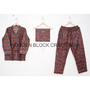 ชุดนอนผ้าฝ้ายคอวีลายดอกไม้สำหรับผู้หญิง สไตล์ลำลองสำหรับฤดูร้อน ชุดนอนยาวเซ็กซี่ ชุดนอนเพื่อนเจ้าสาว - Product Image 2