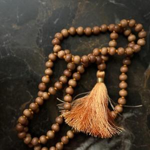 Cuentas de sándalo indio de alta calidad, artesanía de madera india, mala China - Product Image 1