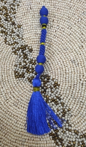 Ornement suspendu décoratif à pompons bleus pour la décoration intérieure bohème du salon, design tissé - Product Image 6