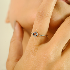 Anillo Minimalista de Oro Sólido de 14k con Zafiro Azul - Conjunto de Anillos de Boda - Product Image 3