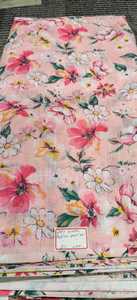 ผ้าใบลายดอกไม้ Blossom Breeze ผสมโพลีเอสเตอร์ 100% สำหรับทำกระเป๋าฤดูร้อน เนื้อผ้านุ่ม สีชมพูโรสโกลว์ - Product Image 2