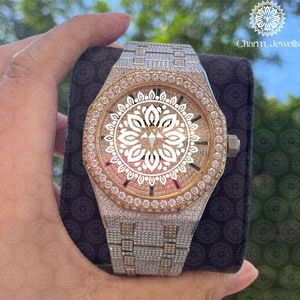 Reloj Charm Jewells unisex de acero inoxidable con bisel de diamantes, cristal de zafiro, cuarzo analógico, moda de lujo, 43 mm - Product Image 1