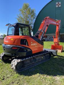 รถขุดตีนตะขาบขนาดเล็ก Kubota U27-4 พร้อมห้องโดยสารลดเสียงรบกวน ความจุบุ้งกี๋ 0.03 ลูกบาศก์เมตร - Product Image 2