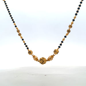 Mangalsutra de Oro Antiguo de 22K con Sello BIS - Collar Tradicional Hecho a Mano con Cuentas Negras en Oro Amarillo 916 - Product Image 4