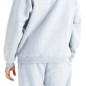 Ensemble de survêtement d'hiver uni, confortable et doux en polyester/coton, coupe classique, tissu léger et respirant, idéal pour un usage quotidien décontracté. En vente. - Product Image 6