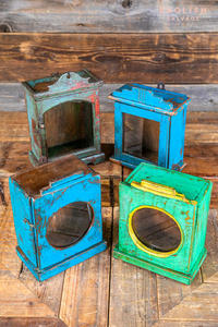 Vitrina de Pared de Madera Pintada Estilo Vintage con Una Puerta y Estante Colgante para Almacenamiento, Mueble Decorativo para Casa de Campo, Hotel u Hogar - Product Image 5