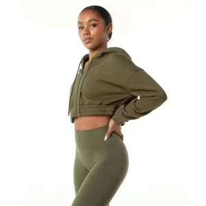 Sudadera con capucha corta de algodón OEM 2026 para mujer, con logo personalizado, estilo urbano, con cremallera, fabricada por TRIOTAKE Industry - Product Image 2