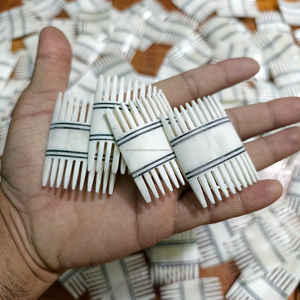 Peine para Barba Hecho a Mano con Hueso Natural de Búfalo, Pequeño Peine de Aseo a Precio de Mayoreo - Product Image 2