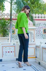 Blusa de Algodón Verde para Mujer, con Parches, Corte Regular, Mangas con Volantes y Cuello Redondo, Diseñada para Uso Diario Informal - Product Image 6