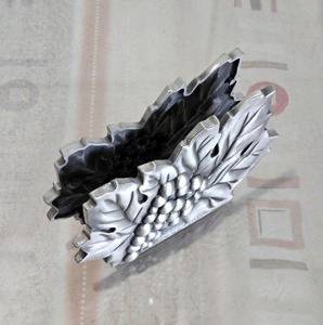 ที่ใส่ผ้าเช็ดปากสไตล์วินเทจสีเงินลายองุ่น เหมาะสำหรับโต๊ะอาหาร ห้องครัว บาร์ หรือตกแต่งร้านอาหาร จากอินเดีย - Product Image 6