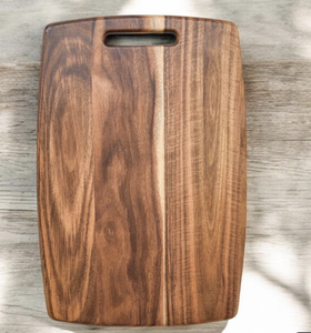 Tabla de cortar de madera artesanal india ecológica con diseño único para uso decorativo en la cocina del hogar, procedente de la India. - Product Image 1