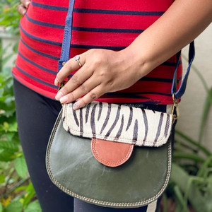Cheveux faits à la main sur imprimé animal en cuir recyclé sac à bandoulière à rabat pour les femmes Western coloré cuir grande capacité sacs à main - Product Image 3