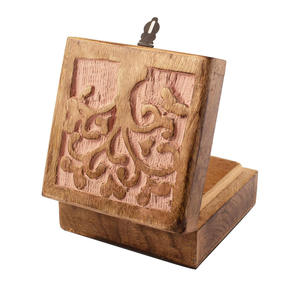 Boîte de rangement en bois économique avec motif floral sculpté pour bijoux, bagues, boucles d'oreilles, cadeaux et précieux souvenirs personnels - Product Image 1