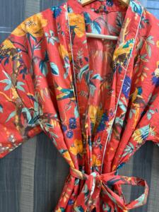 Bata Kimono Ligera y Transpirable de Algodón Floral con Cuello en V y Cordón Ajustable para Mujer, Ideal para Verano, Descanso, Playa o como Bata de Novia - Product Image 2