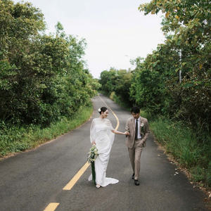 ชุดราตรีหรูหราแบบเมอร์เมด ดีไซน์ลูกไม้ ผ้าลูกไม้แบบวินเทจ ประดับด้วยลูกปัดและดอกไม้  สามารถปรับแต่งได้ตามแบบ OEM  ออกแบบเองได้ - Product Image 4