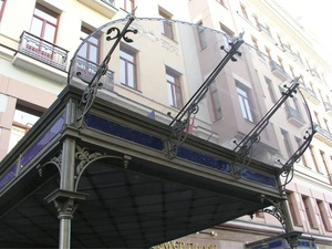 Auvent en fer européen avec toit en verre, résistant aux UV, imperméable, mobilier d'extérieur décoratif, auvent métallique pour entrée de villa - Product Image 2