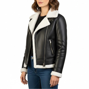 Chaqueta de Motera de Piel de Oveja Negra para Mujer Leathertex Premium con Mangas Completas y Detalle de Piel Artificial Resistente al Viento - Product Image 3