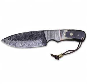 Couteau utilitaire d'extérieur en acier Damas fait main sur mesure, manche en corne de cerf, finition martelée - Product Image 4