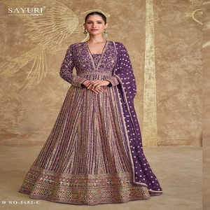 Robe Anarkali longue en soie avec broderies pour mariage et soirées, tenue traditionnelle indienne pour femmes - Product Image 3
