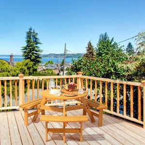 Tavolo da Picnic Circolare in Legno per 6 Persone con 3 Panche Integrate per Esterni, Patio, Veranda, Giardino - Product Image 3