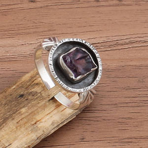 แหวนเงินแท้ 925 ประดับพลอยอเมทิสต์สีม่วงธรรมชาติ ขายส่งจากโรงงาน ราคาส่งสำหรับเครื่องประดับ - Product Image 5