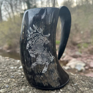 Grand chopes en corne pour les amateurs de bière, de hydromel et d'ale. Chopes en corne viking pour les fêtes médiévales et les événements festifs. - Product Image 1