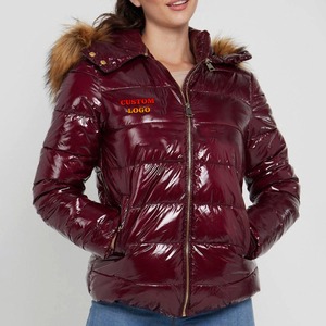 Nouvelle arrivée, manteau matelassé uni tendance, léger, automne-hiver, à capuche, fausse fourrure, veste courte zippée en duvet pour un usage quotidien - Product Image 1