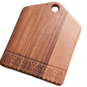 Planche à découper en bois de manguier artisanale avec design géométrique décoratif Planche de cuisine élégante pour servir le divertissement à découper - Product Image 1