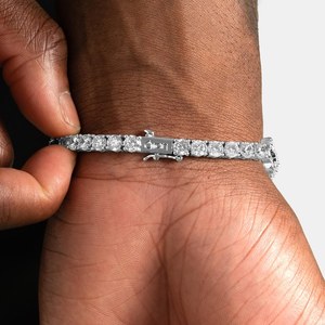 Bracelet personnalisé de luxe Hip Hop en argent 925 plaqué rhodium, serti de moissanite VVS, motif trèfle de tennis - Product Image 4