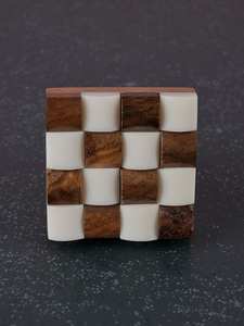 Pomo Cuadrado de Resina Ecológico Hecho a Mano para Muebles de Cocina - Product Image 2