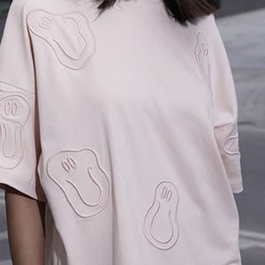 Camisetas Bordadas para Mujer, Fabricación OEM, Tela Premium con Diseño de Bordado de Puntada Fina, Personalización de Marca Disponible - Product Image 6