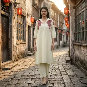 Kurta Droite Brodé en Pur Coton avec Pantalon Assorti, Col à Revers, Élégante, Confortable, Tenue Décontractée - Product Image 2