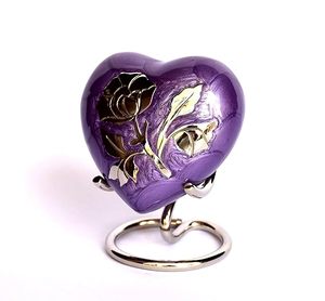 Urne funéraire artisanale pour animaux de compagnie en polyrésine, motif floral, couleur violet cœur, pour commémorations d'animaux. - Product Image 3