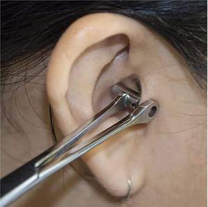 Pinzas para Perforación de Oreja Tipo Tragus Gray Rocks de 6'' con Punta de Precisión, Herramienta Multifuncional de Acero Inoxidable para el Cuidado de la Piel, Marca Dentavex - Product Image 5