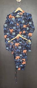Ensemble de pyjama élégant pour femme en coton imprimé à la main motif éléphant tropical, vêtements de nuit d'été durables et écologiques - Product Image 2