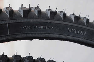 Neumático Plegable KUMA KB107 de Caucho Natural Resistente con Patrón de Bloques para Bicicletas de Ciudad, Montaña y Plegables - ¡VENTA CALIENTE! - Product Image 5